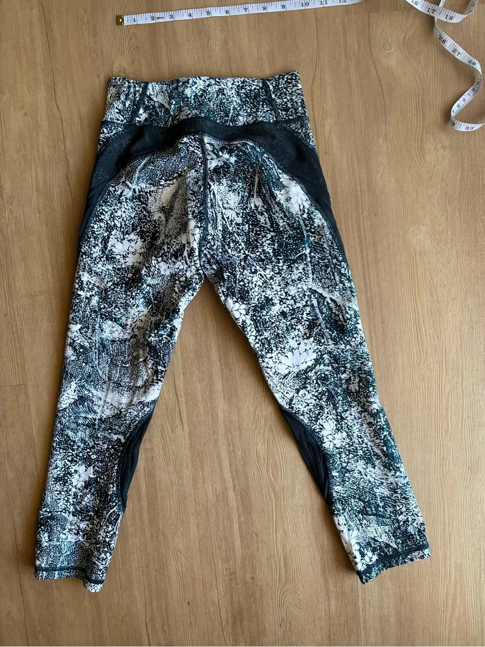 Lululemon Never Still Crop leggings sheer mesh  *21